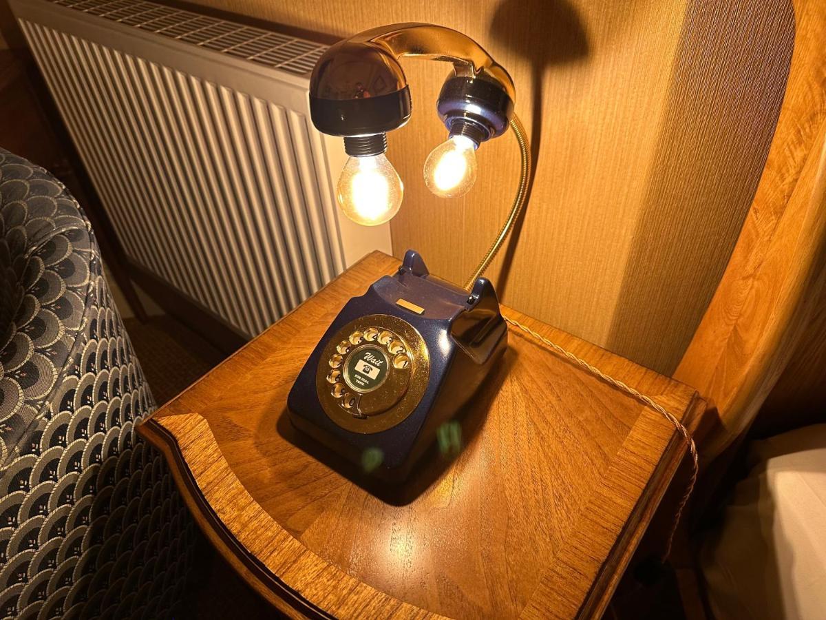 مبيت وإفطار دار ضيافة تشيستر هاوس المظهر الخارجي الصورة A telephone lamp
