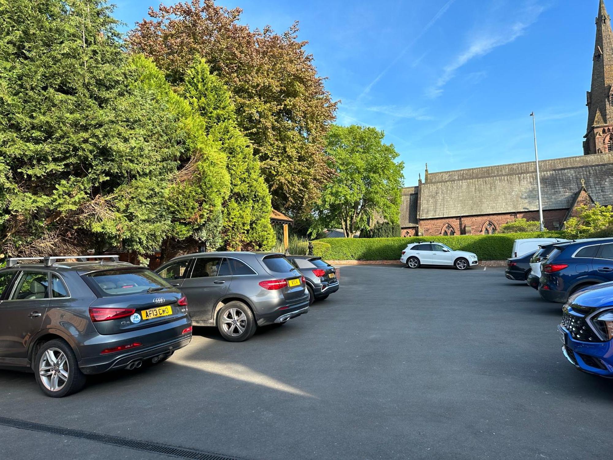 مبيت وإفطار دار ضيافة تشيستر هاوس المظهر الخارجي الصورة The car park at St. Mary's Church, Macclesfield